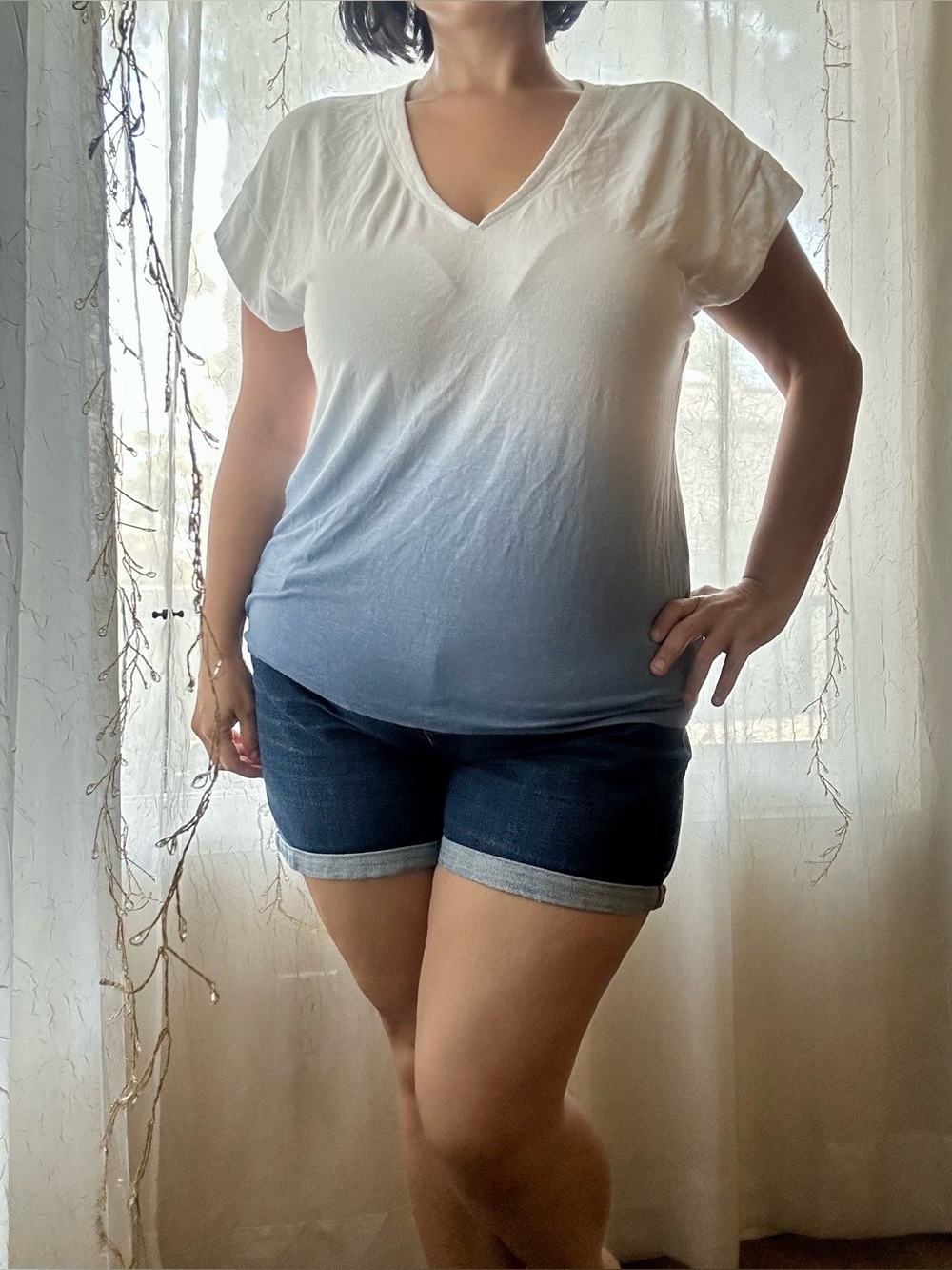 White House Black Market White to Light Blue Ombre V-Neck Tee
